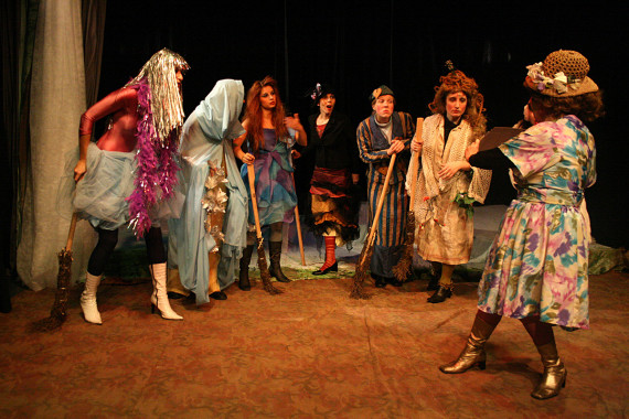 Malá čarodějnice: 1. dítě / Plevelnice, polní čarodějnice – 2007