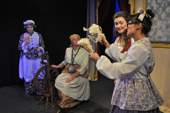 O třech přadlenách: Přadlena Česalka – 2015